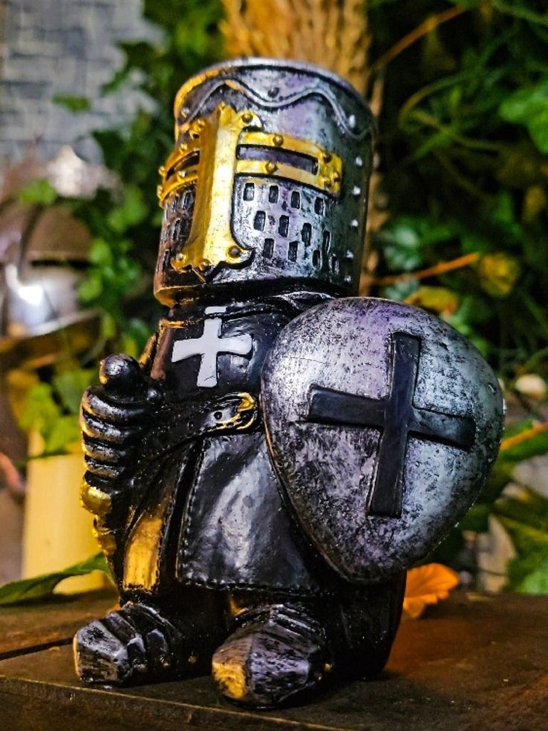 The Armored Kingdom Peacekeeper Knight Collectible product image (3)