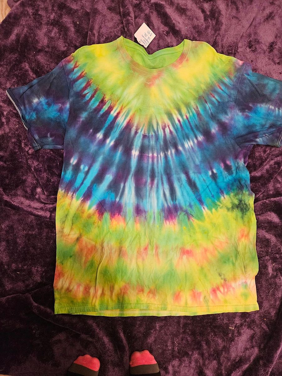 its a tie dye product image (1)