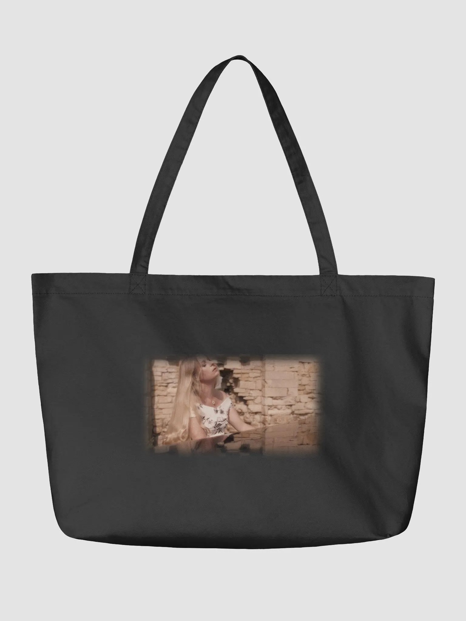 Gold LTD Edition Team Helen Clarke Bag Members Only product image (2)