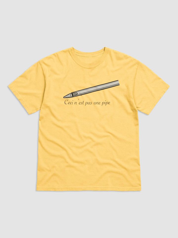 Ceci pas une pipe comfy tee product image (2)