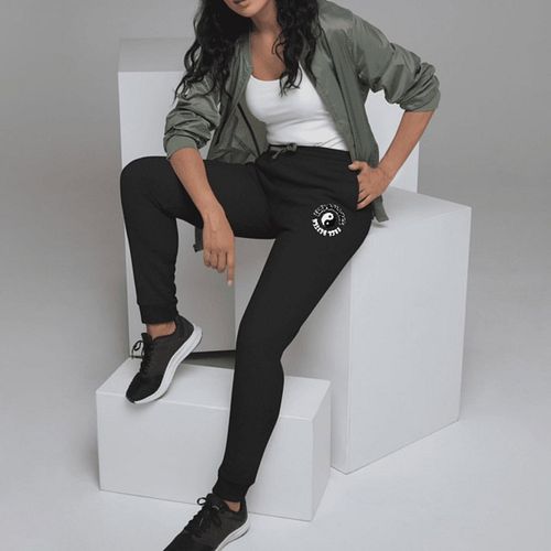 ✨️Stay comfortable and stylish at all time!🖤✨️