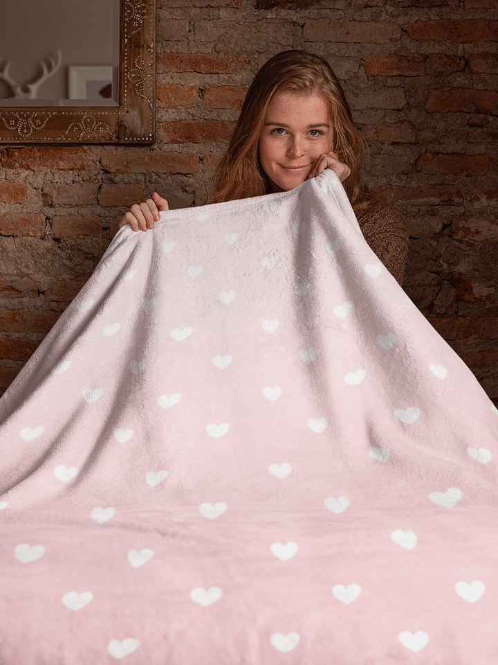 Heartfelt Gradient Comfort-Touch Throw Blanket – Hypoallergenic Comfort for Any Space product image (1)
