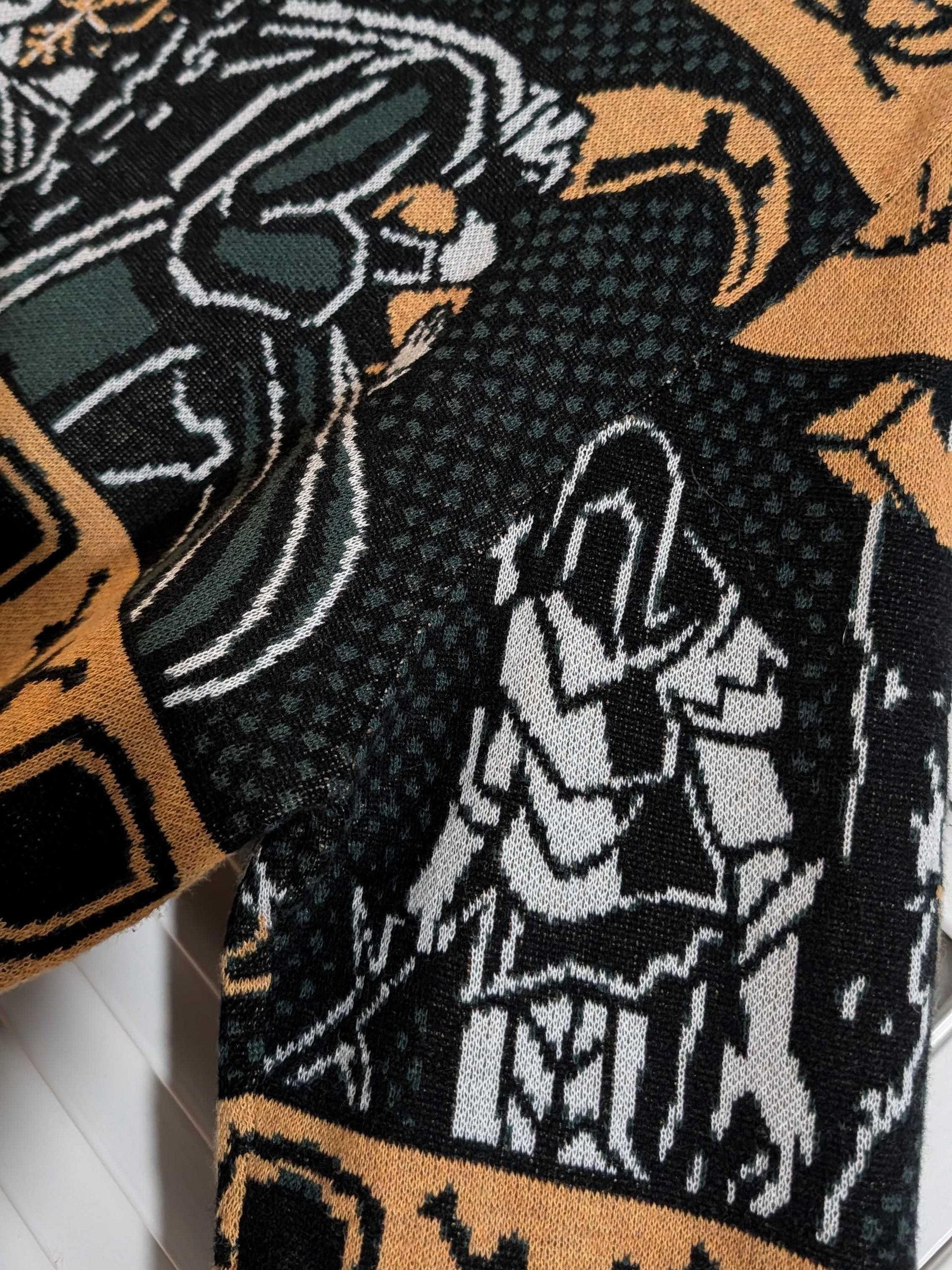 Winter Wonderlands Between (gold and green) product image (4)