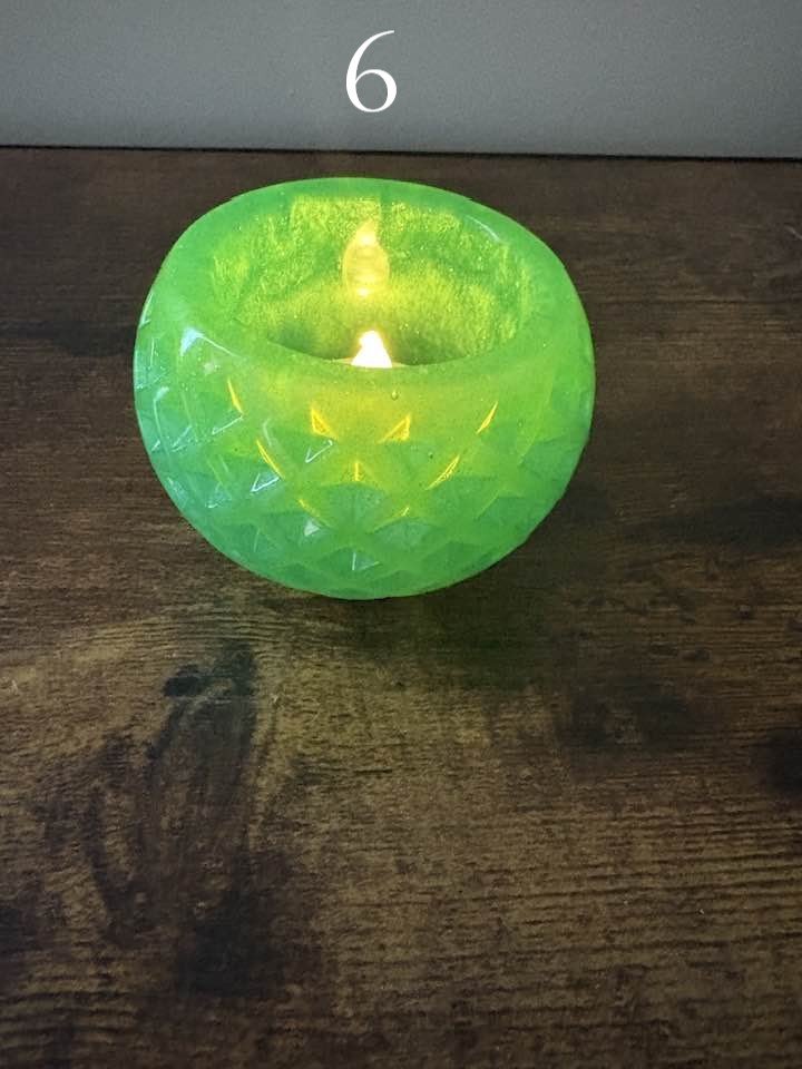 🕯️ Handmade Resin Tealight Candle Holders – Includes Battery-Operated Tealight product image (6)