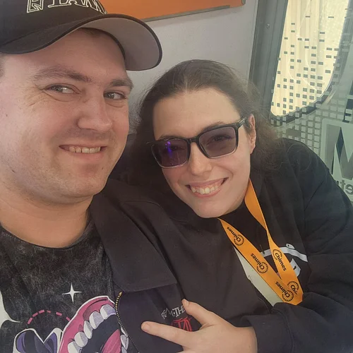 My GF's First @livingtombstone show in DC. Seeing her getting to experience the group and meeting them. Brought a huge smile ...