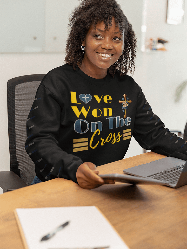 Love Won On The Cross, Christian Gildan Sweater product image (1)