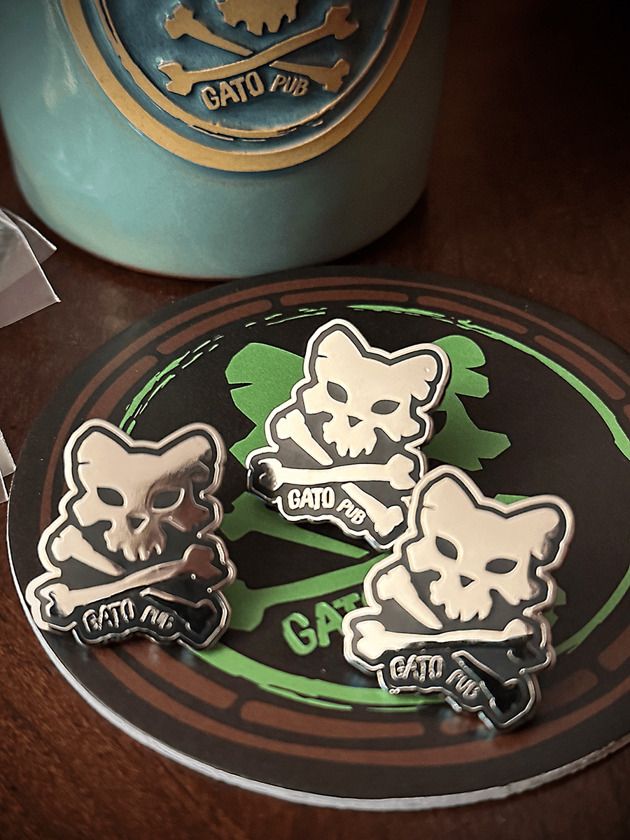 New Shiny Silver Gato Pub Pin product image (1)