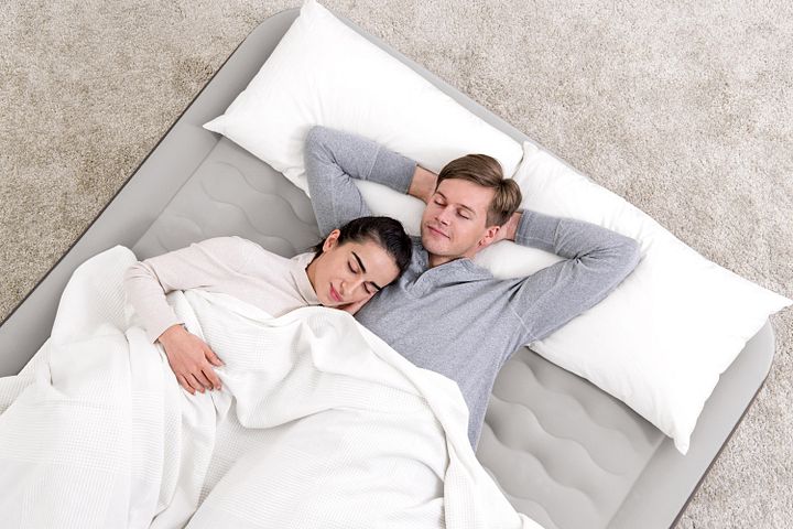 69050 Bestway® 80" x 60" x 18"/2.03m x 1.52m x 46cm Fortech Air Mattress Queen Built-in AC pump product image (2)