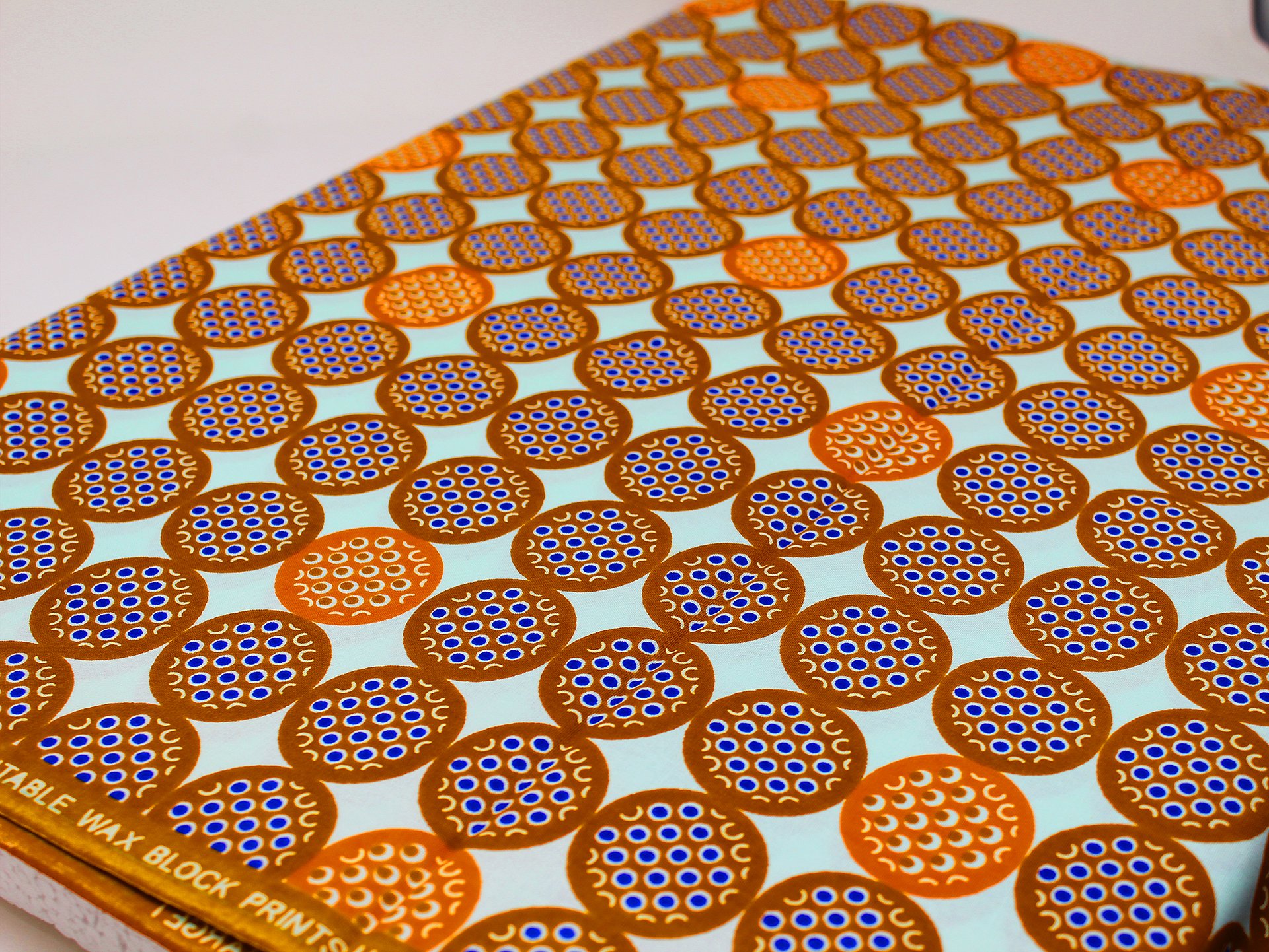 Tessuto Africano Wax Print - Design Optical Geometrico - cod.566/B product image (2)
