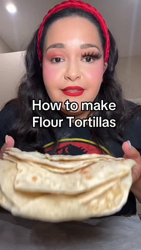 Easy Flour Tortillas 
#flourtortillas #tortillasdeharina #annettefreckles
@sprouts @walmart