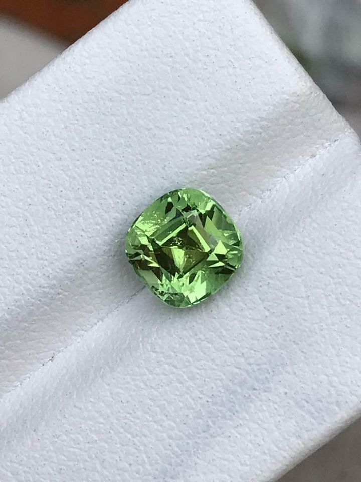 TOURMALINE STONE FOR WOMEN’S ENGAGEMENT RING MINT GREEN CUSHION CUT, 1. 85 CARAT product image (2)