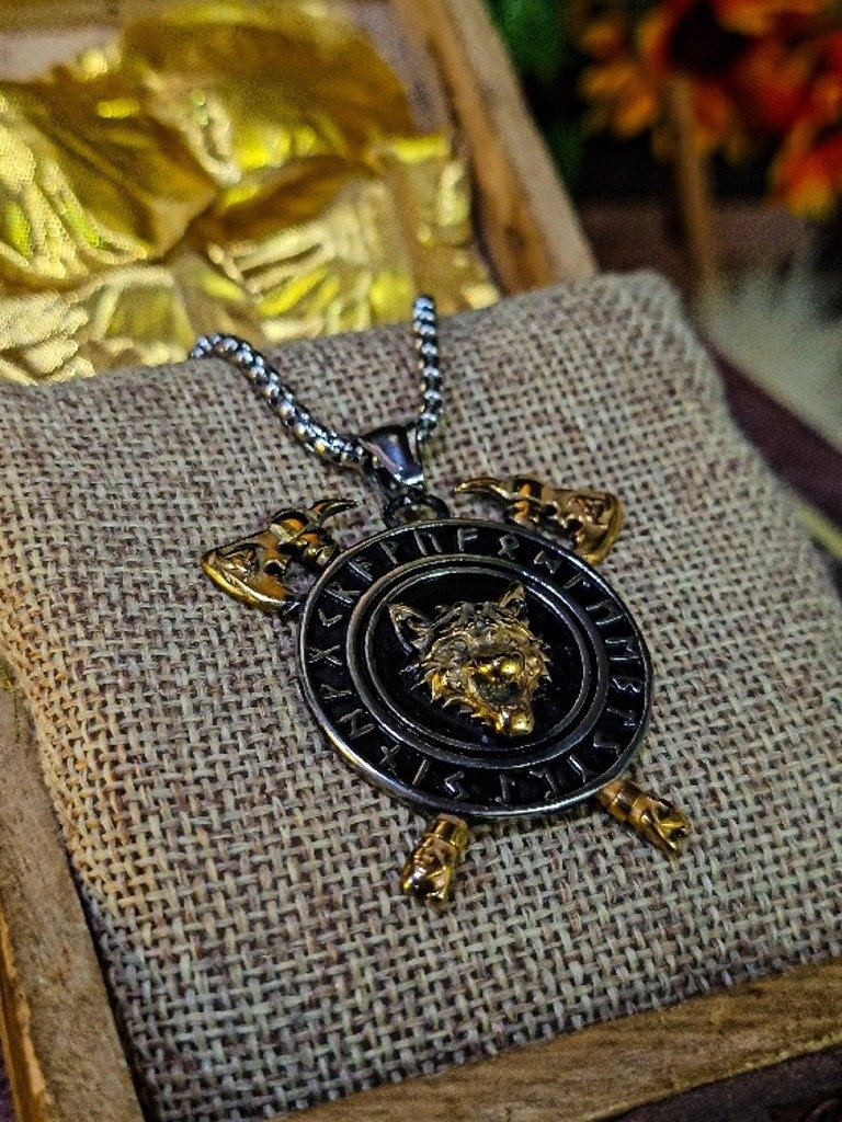 The Armored Kingdom Savage Sigil of the North Wolf Necklace product image (3)