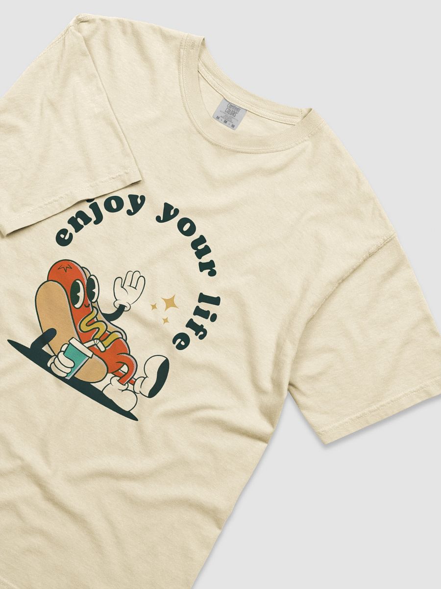 Chillin' Hot Dog Graphic Tee product image (6)
