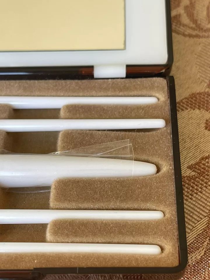 vintage light up compact make up apply Kit With Mirror. Made In Hong Kong product image (4)