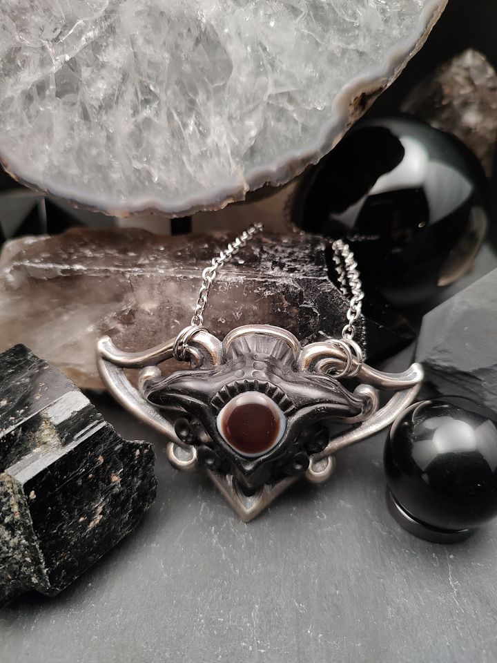 Eye Agate Oracles - Devil Pod Whisperer product image (1)