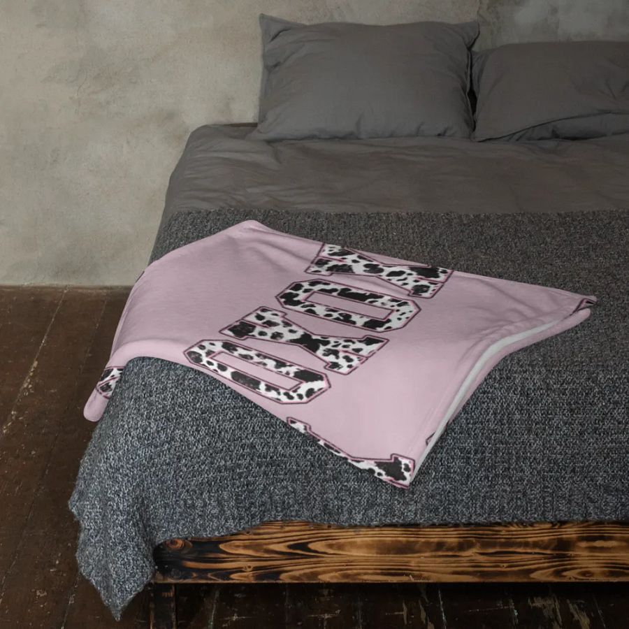 XOXO Blanket product image (11)
