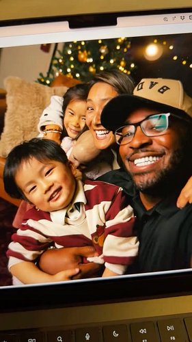 Still swooning over these holiday photos we got with @pbailey24 — it was super convenient to pop over the brand new @liveatav...