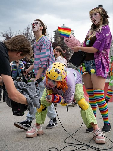 FRIDAY!!! Omfg I can’t wait 🤡⏳

BRING UR EMERGENCY CONTACT UR GONNA WANT THEM TO SEE THIS ‼️

Come party with us + @iamteafan...