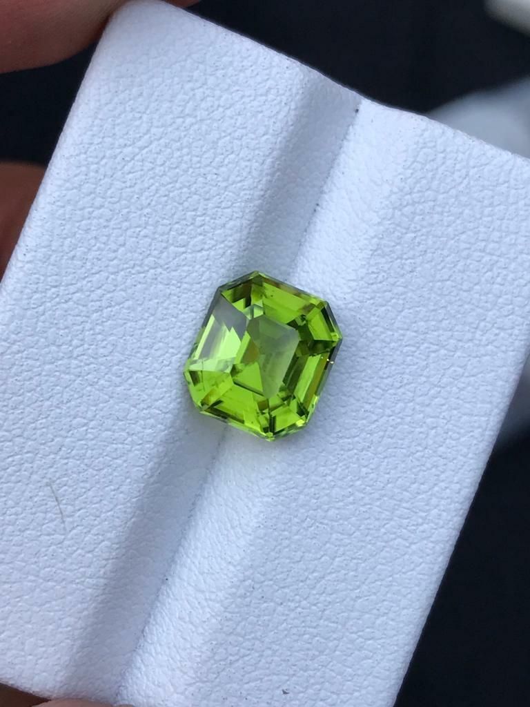 PERIDOT STONE FOR MEN’S RING ENGAGEMENT RING APPLE GREEN COLOR STEP CUT,3.70 CRT product image (7)