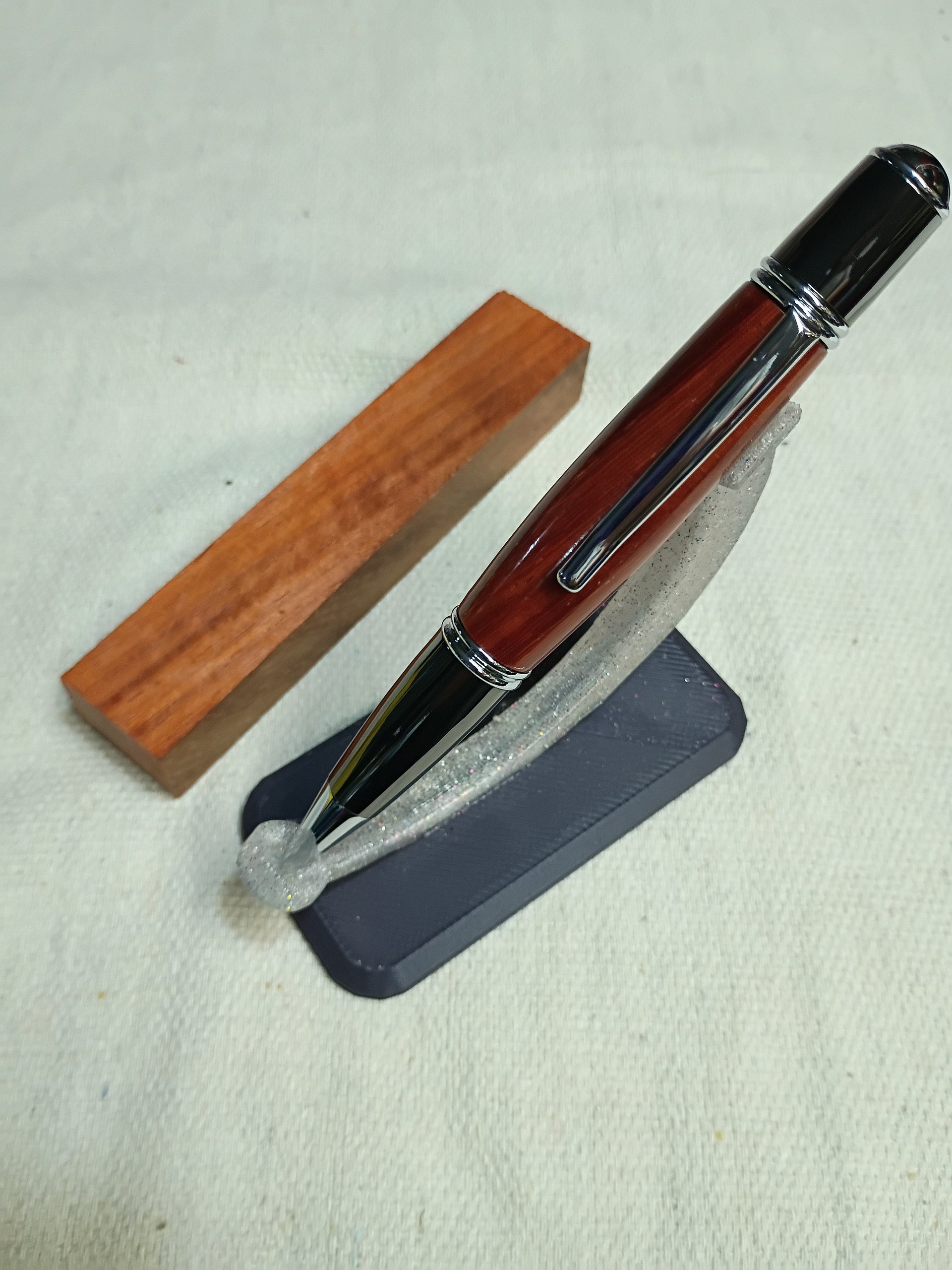 Hand-Turned Gatsby – Mahogany & Gold Elegance product image (1)