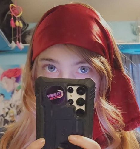 Excited to go to a Renn Faire this weekend 🩵 it's pirate weekend.