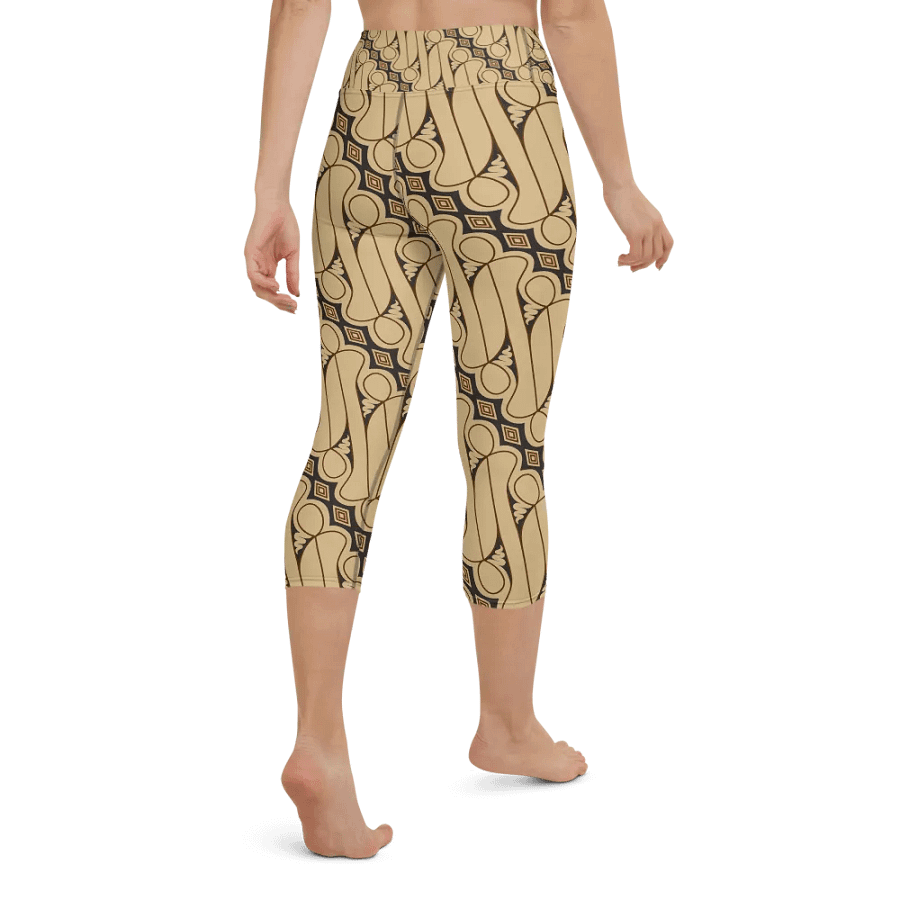 Batik Parang Rusak Capri Yoga Leggings product image (2)