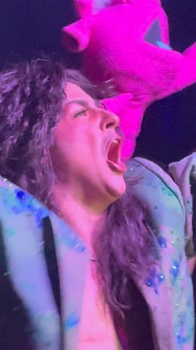 I LOVE DRAG. THIS IS THEATRE.