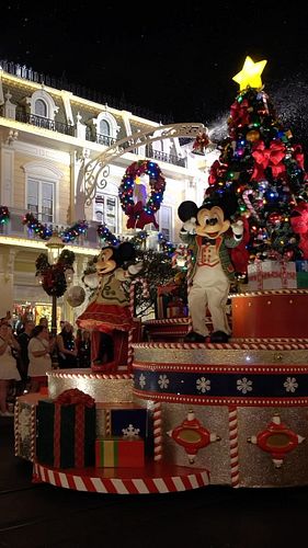 Mickeys Very Merry Christmas Party starts November 8th at Walt Disney World’s Magic Kingdom and we are dropping all of the de...