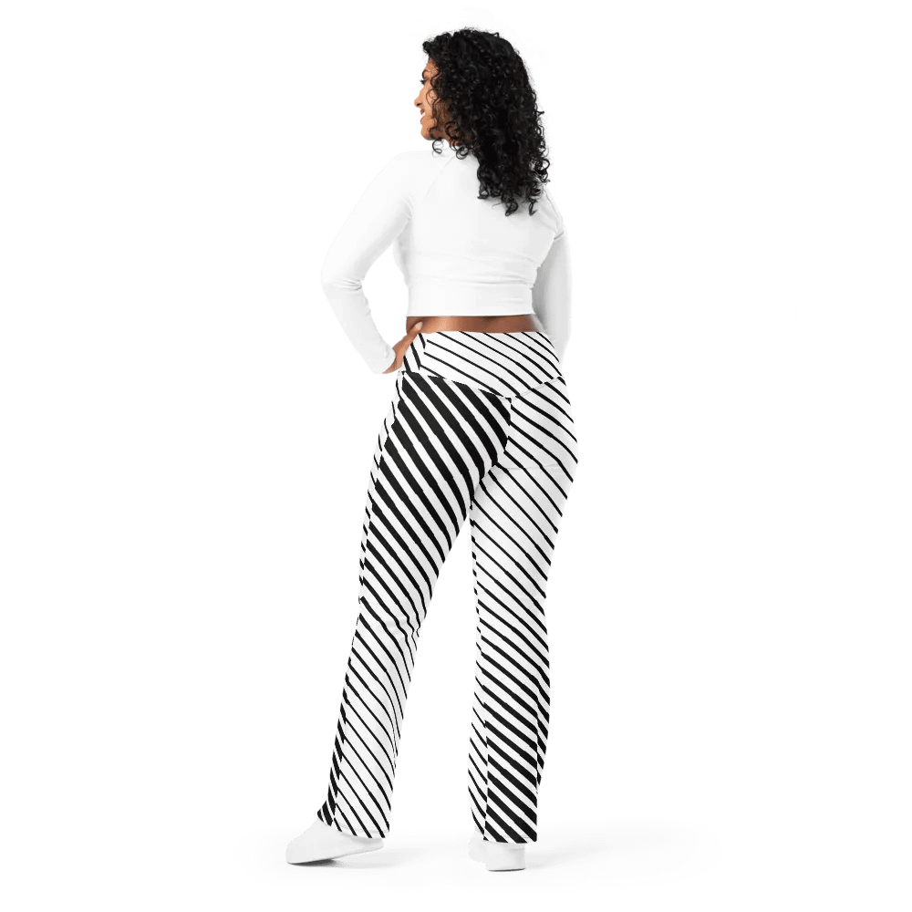 Monochrome Flare Stripes Leggings product image (3)