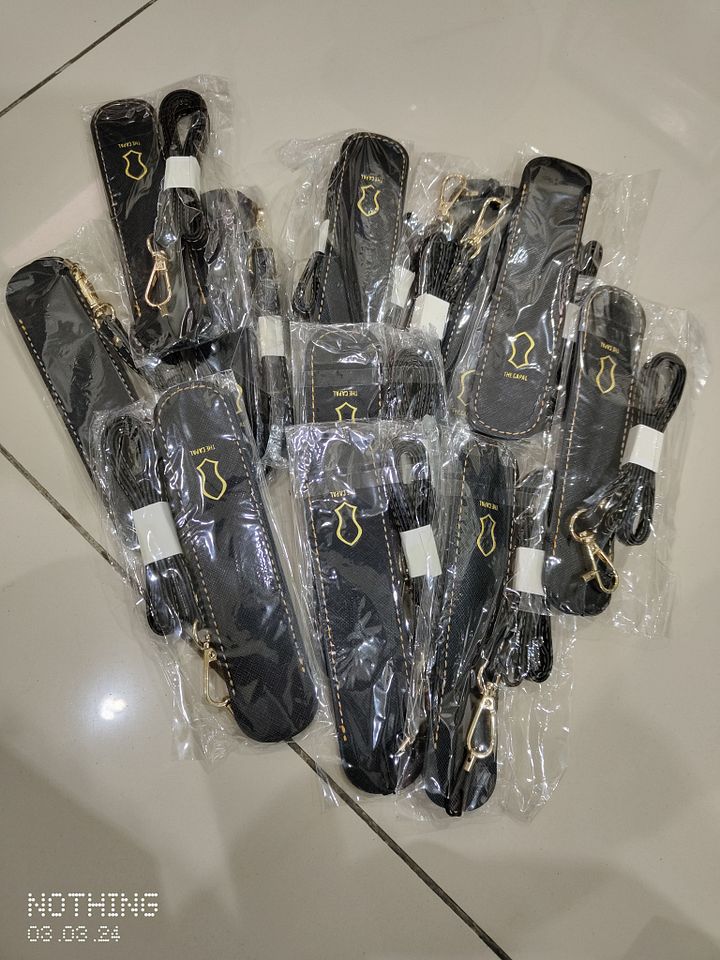 𝗠𝗶𝘀𝘄𝗮𝗸 𝗛𝗼𝗹𝗱𝗲𝗿 𝗚𝗲𝗻𝘂𝗶𝗻𝗲 𝗟𝗲𝗮𝘁𝗵𝗲𝗿 𝟭𝟬𝟬% product image (2)