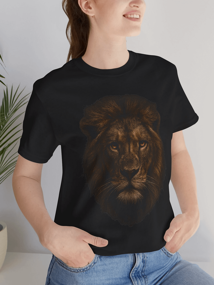 Majestic Mane Lion Graphic Tee product image (2)