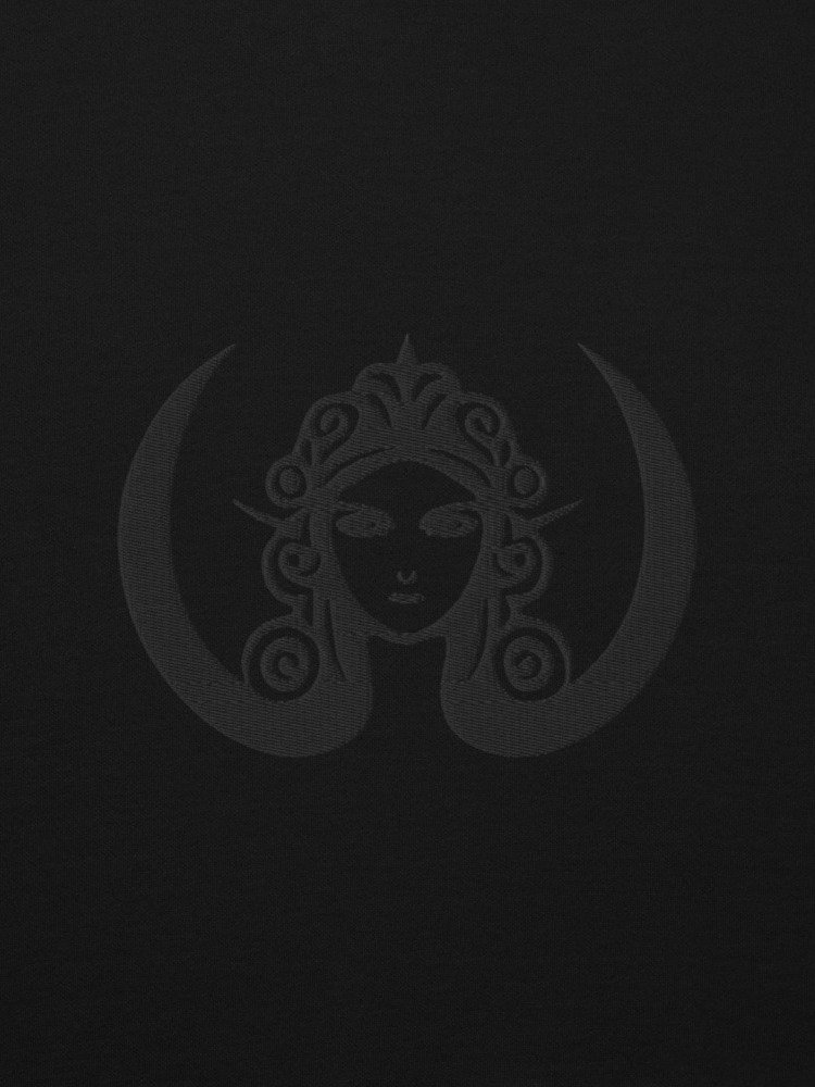 CIRCEMOON Sherpa Blanket with Embroidered Logo – Black product image (4)