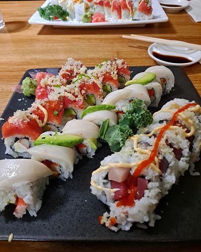 Sushi date!! 😁