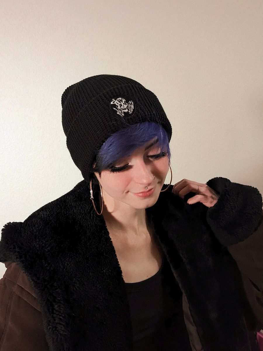 Skull Inhaler Beanie product image (4)