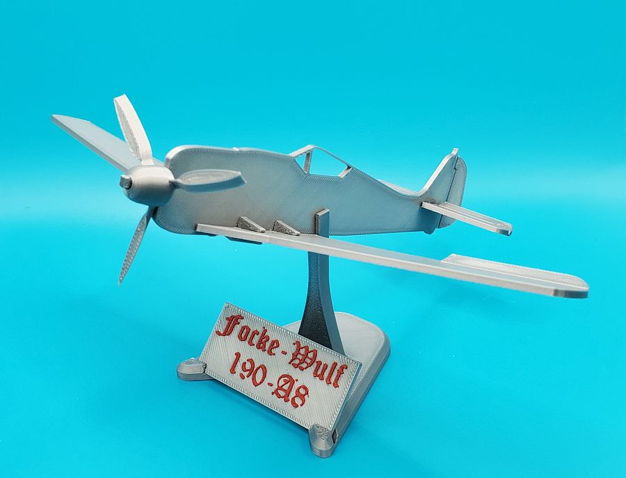 Focke-Wulf 190A8 Model Airplane Kit product image (2)