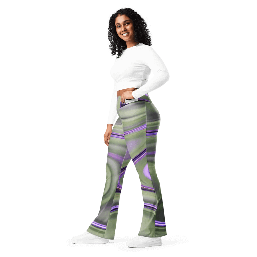 Oasis Swirl Flare Leggings product image (3)