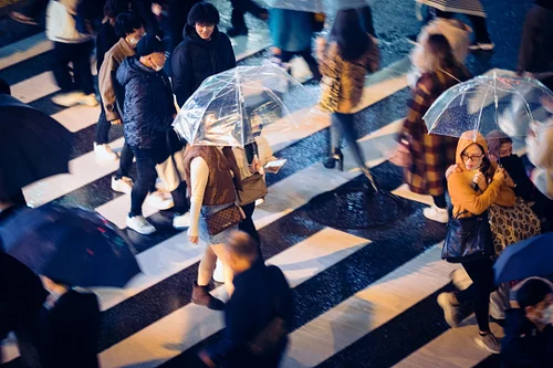Strangers passing in the rain.
Captured in Osaka.