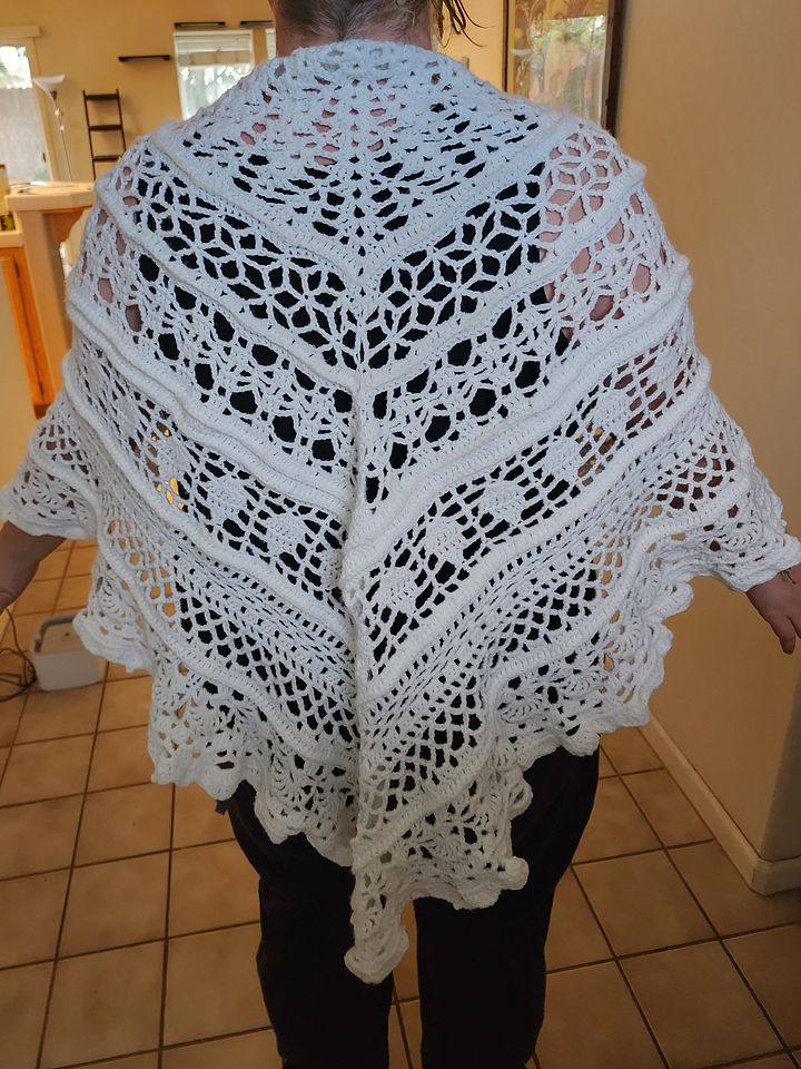 White lace shawl product image (1)