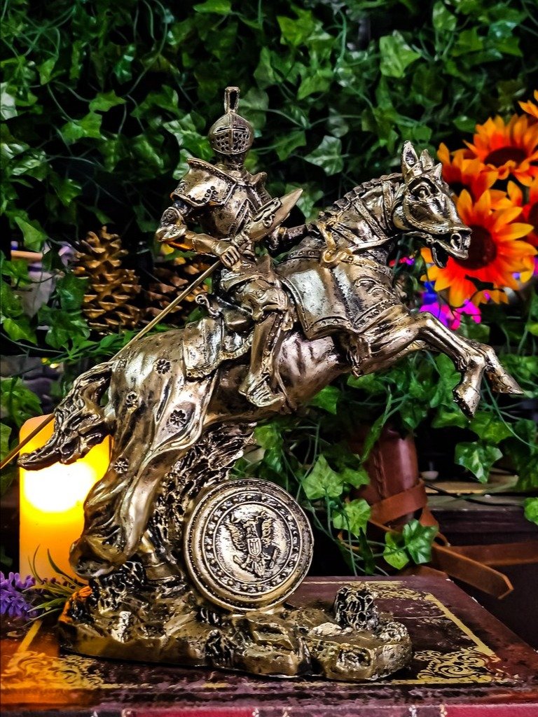 The Armored Kingdom Golden Calvary Knight of the Storm Statue product image (1)