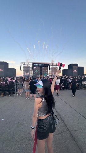 Last week looked like this 🖤💖

#rogersstadium #blackpink #blink #blackpinktoronto #deadline #blackpinkdeadlinetour #toronto #...