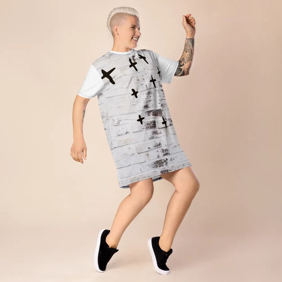 I see jesus sitted on the thrown T-shirts dress product image (3)
