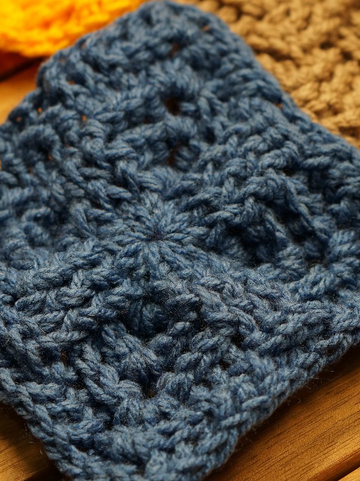 Basket weave granny square pdf pattern product image (2)