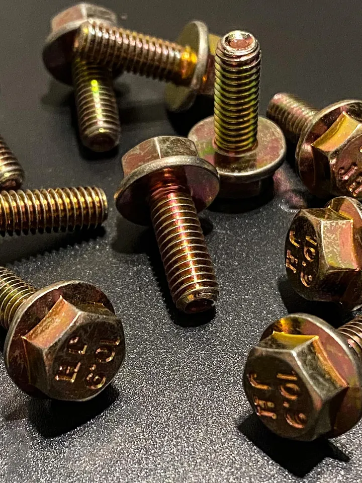 Yellow zinc flange bolts m6 set product image (2)