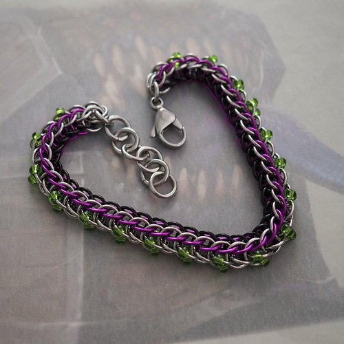 one more beaded halloween bracelet has been listed in the etsy shop, and ready to ship within a couple days.

#halloween #bra...