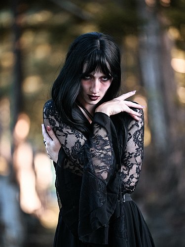 I heard we were dancing around a fire under the full moon 🔥✨🌕 

 📷  @sunnlover_photography 

#witchofinstagram #witchphotosho...