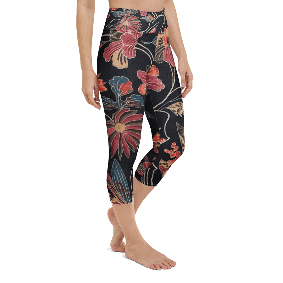 Red Flowers Capri Leggings product image (2)