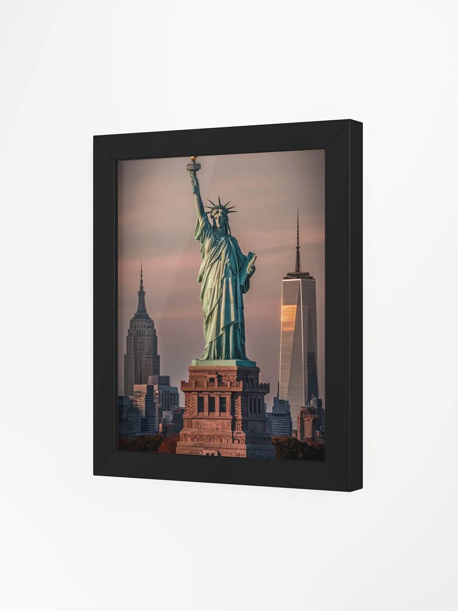 Statue of Liberty in front of New York City skyline. product image (13)
