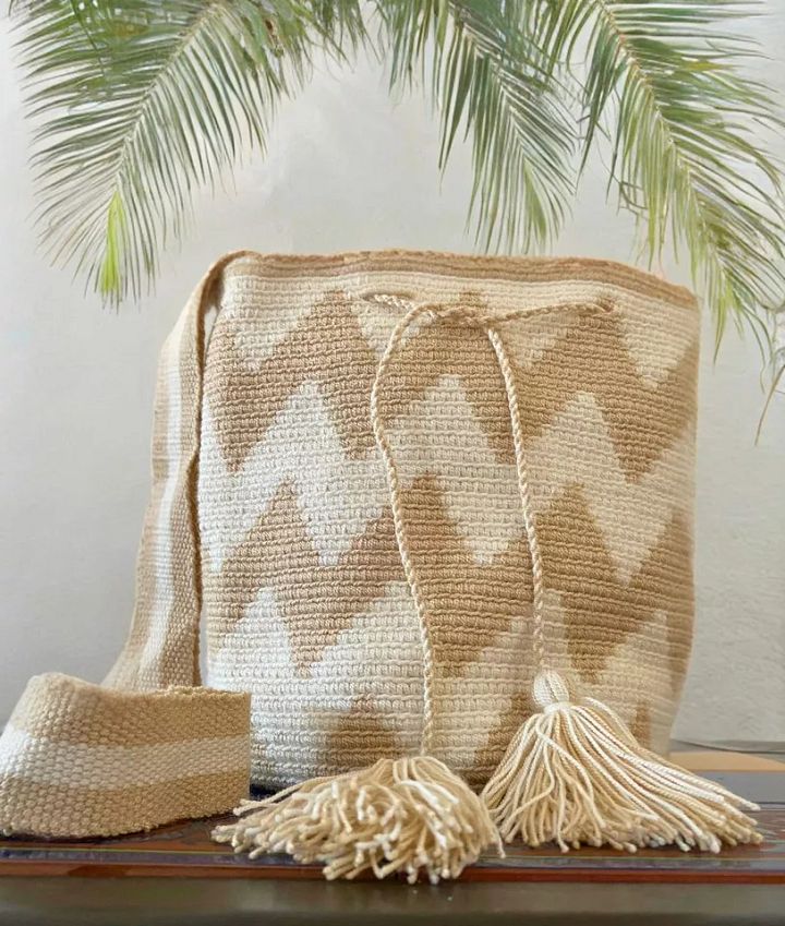 Authentic Handmade Colombian Wayuu Mochila Bags product image (2)