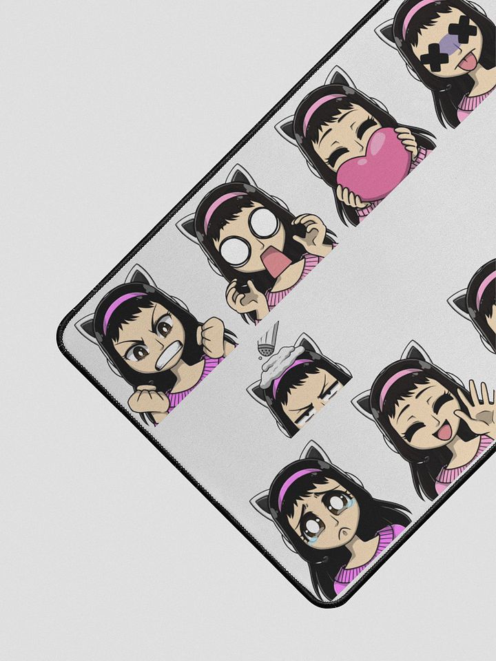 Finny Emote Desk Mat 12