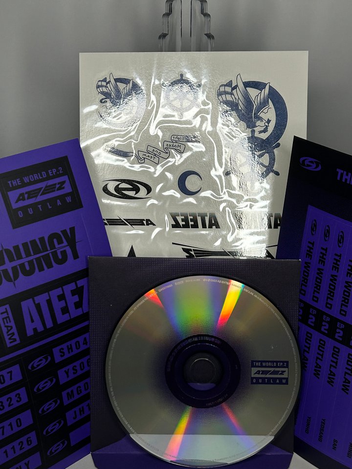 ATEEZ Outlaw Diary product image (2)